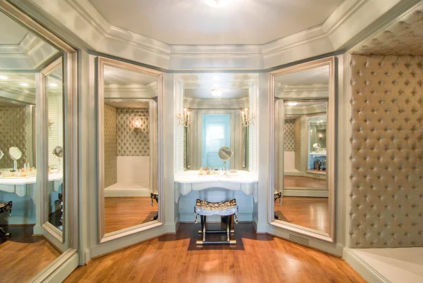 vanity sitting area main closet