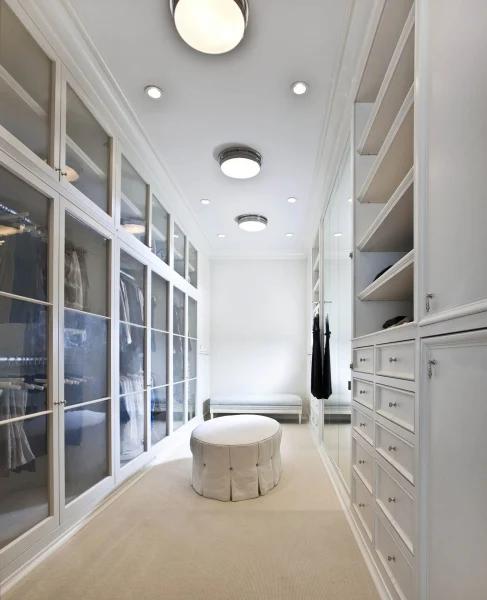 changing room closet New Manor Residence
