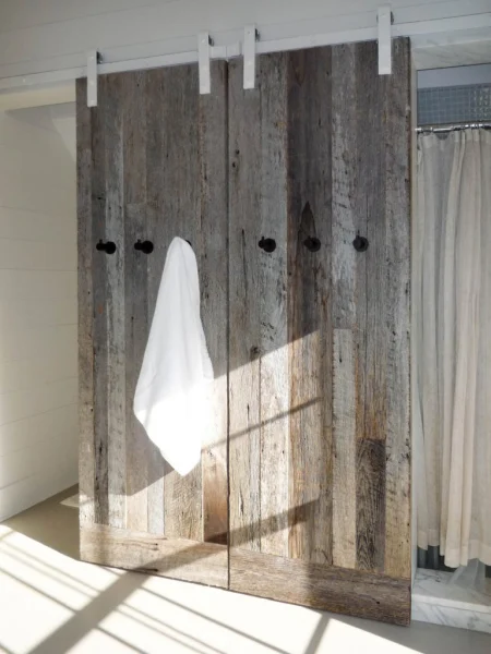 white towel on door